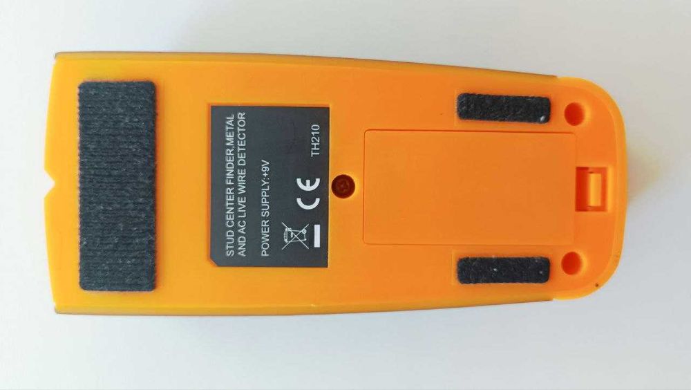 Шукач детектор прихованої проводки, деревини та металу TH210