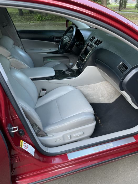 Продам Lexus GS 300