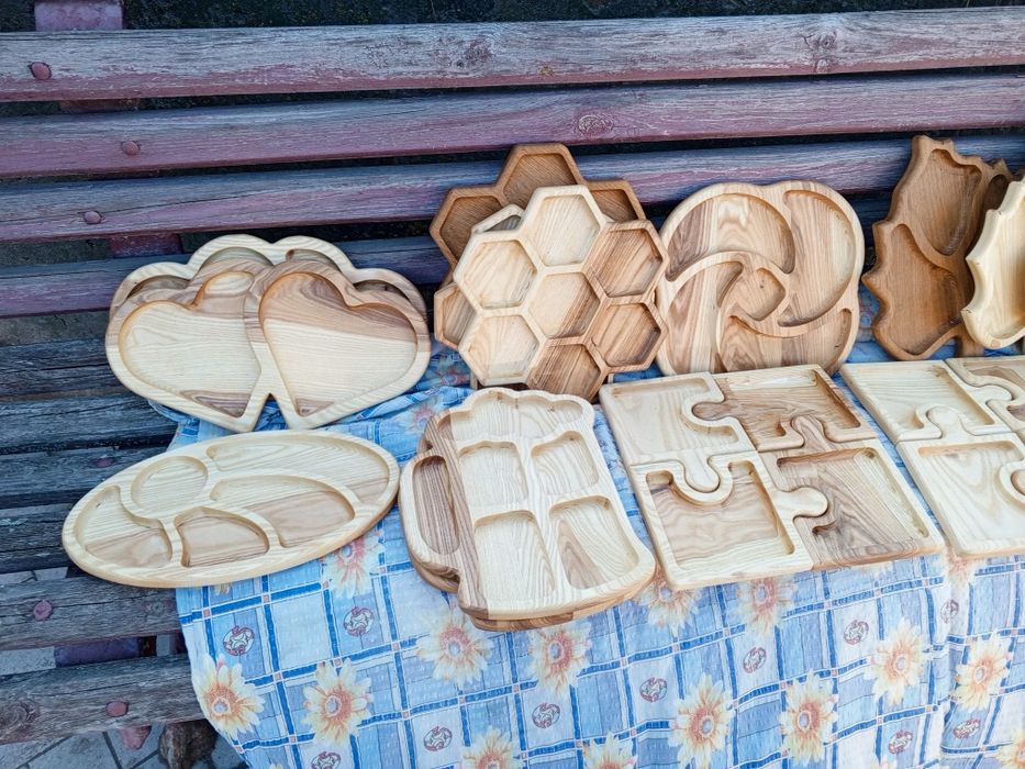 Менажницы,досточки разделочные. Материал ясень. Пропитаны масло воском