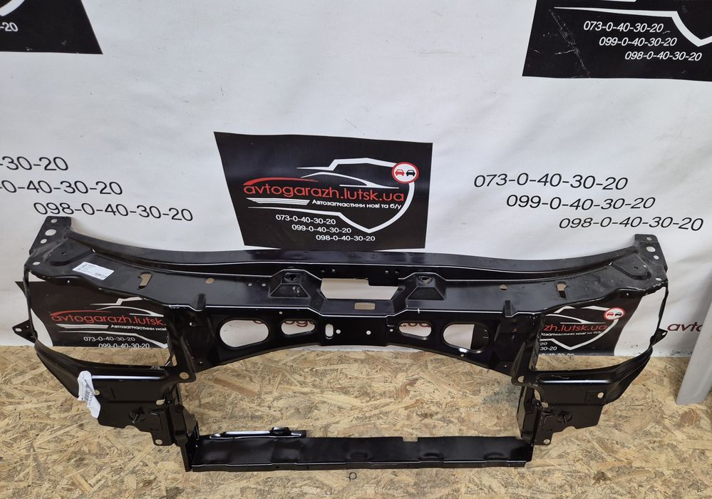 Панель передня Skoda Octavia Tour телевізор Шкода Тур