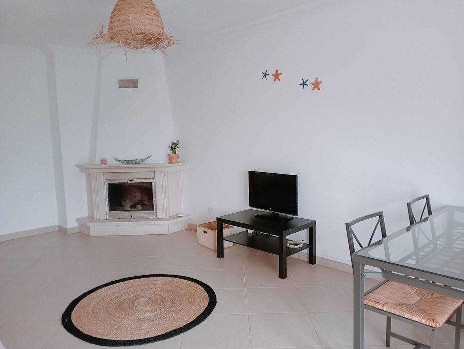 Aluga-se apartamento T2