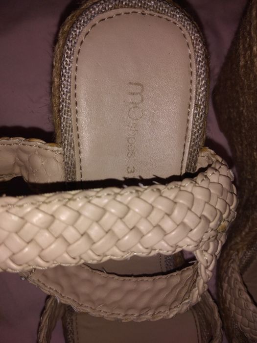 Sandálias cremes da marca Mó tam 37 só 5€ excelente estado