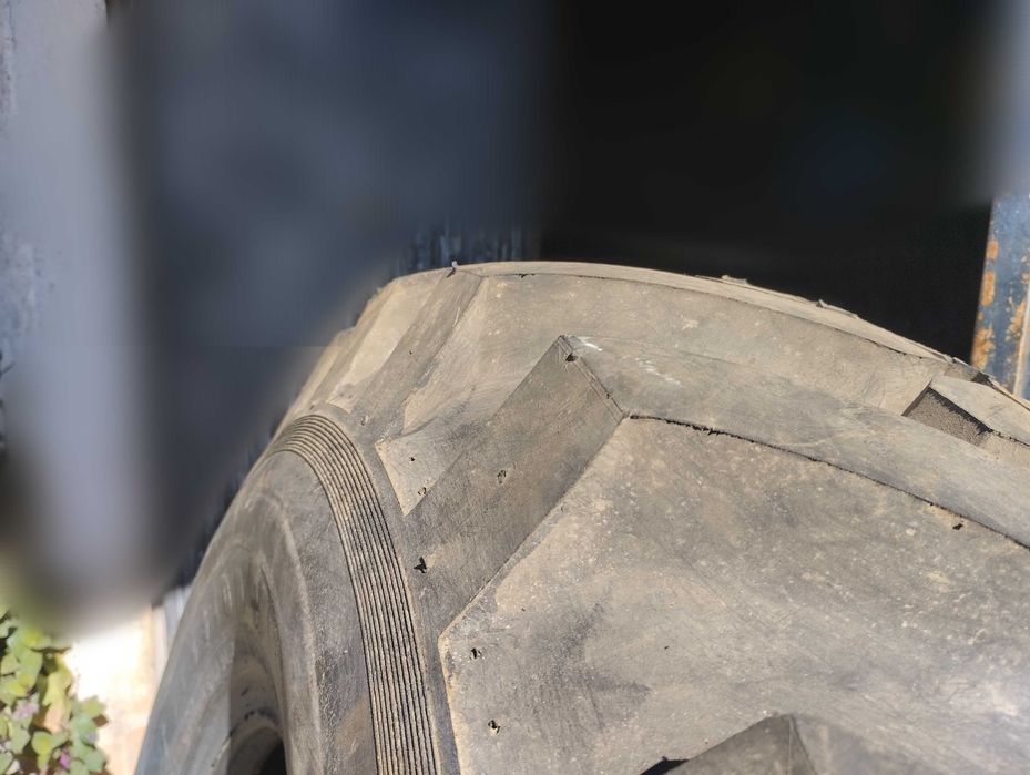 Pneu recauchutado 13.00-24