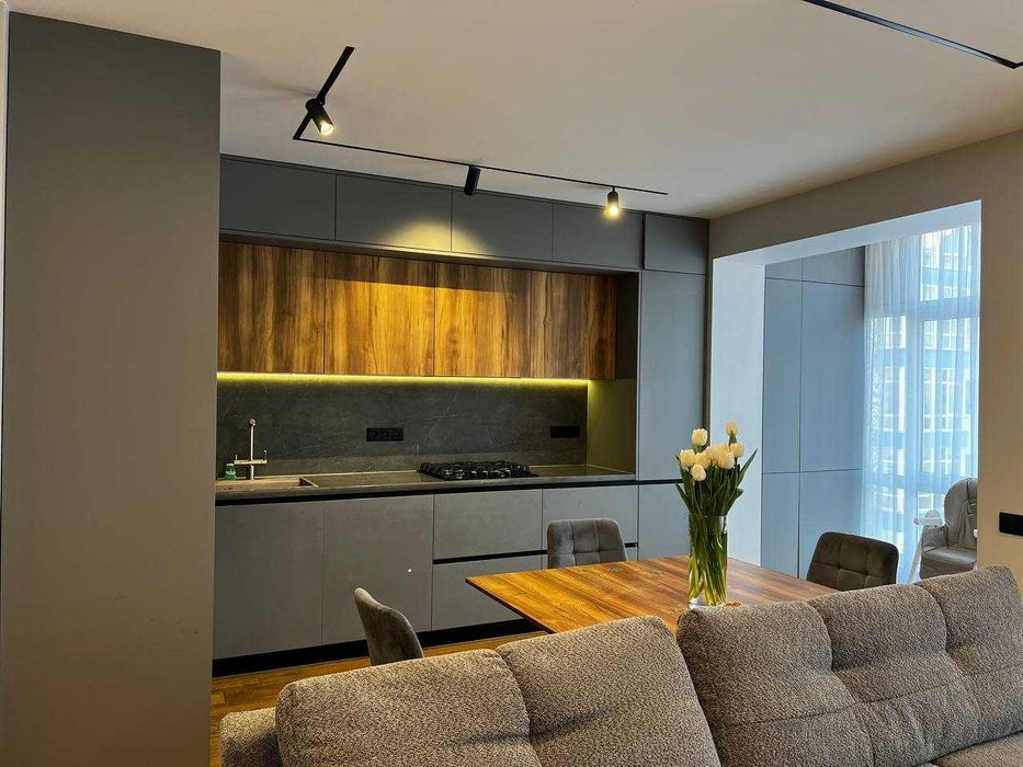 Продаж 2к квартири 86м2 з дизайнерським ремонтом у центрі Франківська