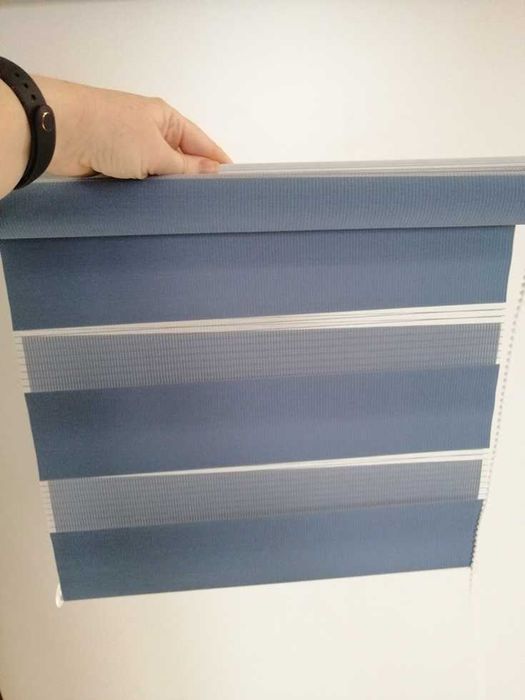 Roleta dzień noc pasy. Kolor stalowy niebieski. Jak nowa.