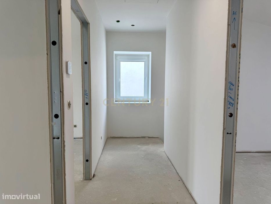 Moradia T3 totalmente remodelada | Lote 1.933m² | Alhadas, Figueira da