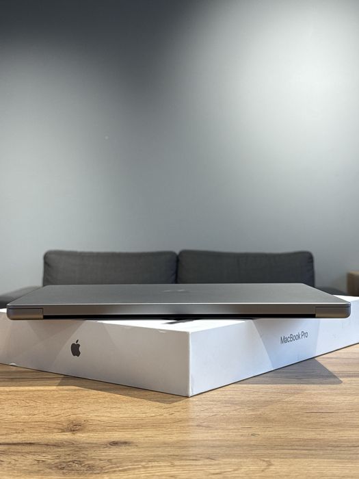 Macbook pro 16 2021 m1 pro 16/512gb 10/16gpu