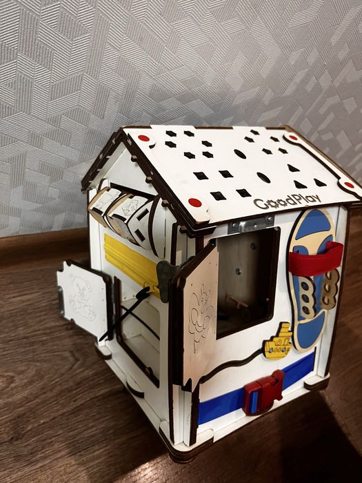 Бізі будиночок..