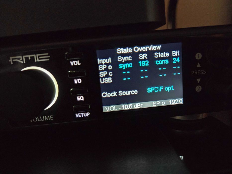 RME ADI-2 DAC FS (akm)