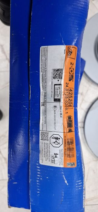 Продам передні гальмівні диски,Mazda 3 
Mazda CX-3 (20