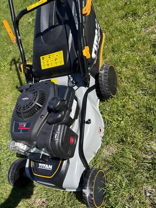 Газонокосарка самохідна TITAN TTLMP300SP40/ двигун Briggs & Stratton 300Е/  41СМ/ 125CC/4-тактний двигун з Англії