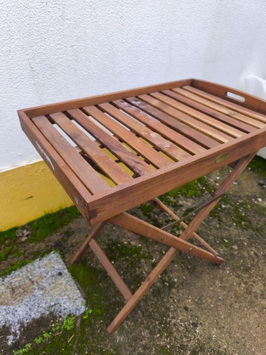 Tabuleiro em Madeira com apoio