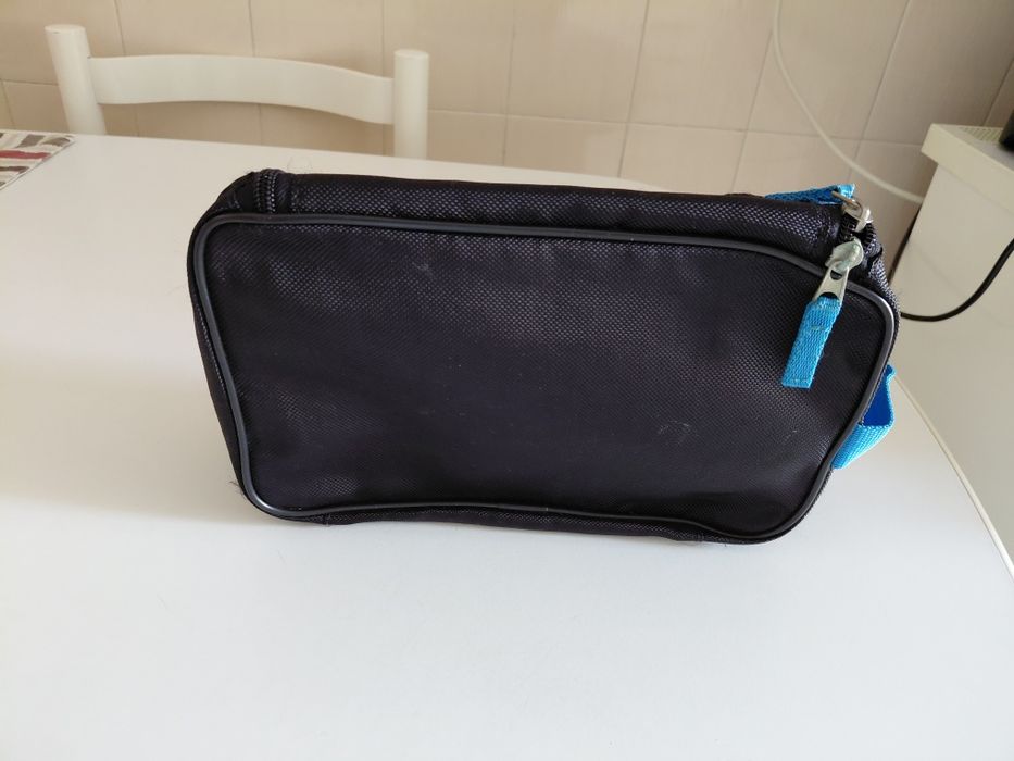 Bolsa necesser preta