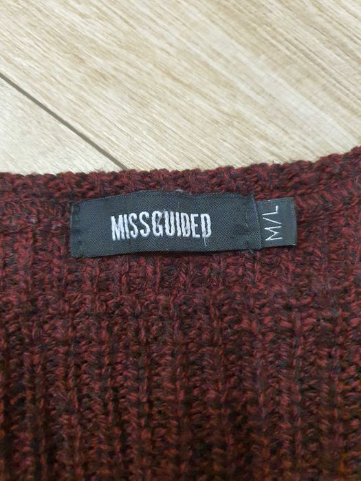 Bordowy sweter firmy Missguided