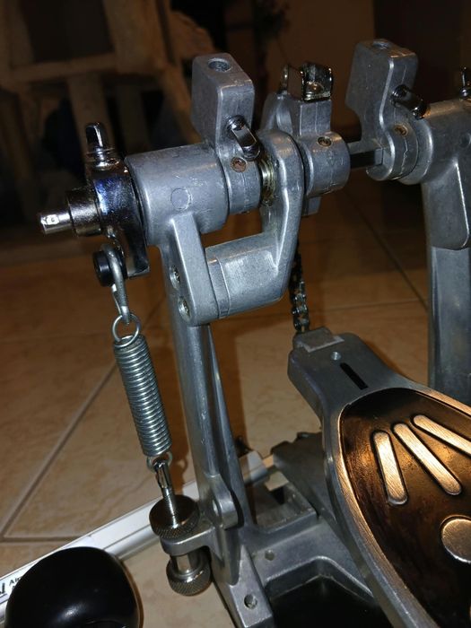 Pearl P922 bass drum Pedal 
Power Shifter series
Single-chain drive
Base plate
Duo-beater
Optimal running characteristics