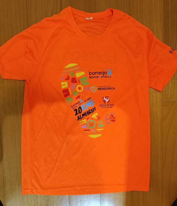 T-shirts de corrida usadas
