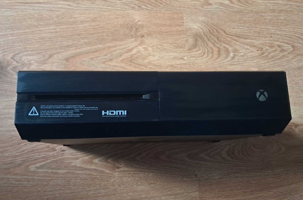 Xbox one 500GB + Gry + Kierownica Thrustmaster Ferrari 458 Spider + Kinect