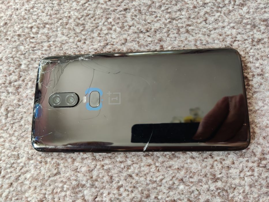 OnePlus 6   6/64 новая батарея