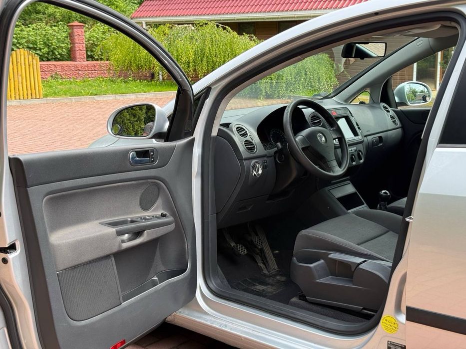 Продам Volkswagen Golf Plus 1.6 бензин
