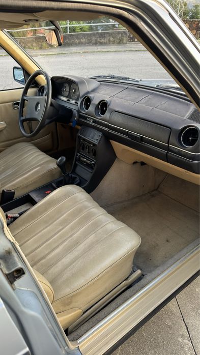 Mercedes Benz 240D
