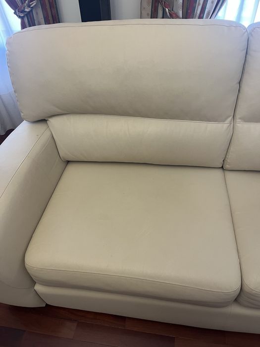 Vende-se Sofa em Pele Sintetica Branco