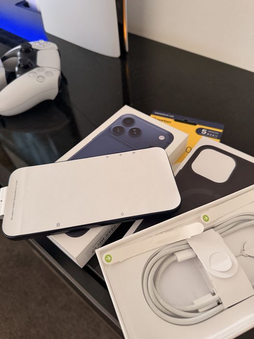 Iphone 17 pro max blue