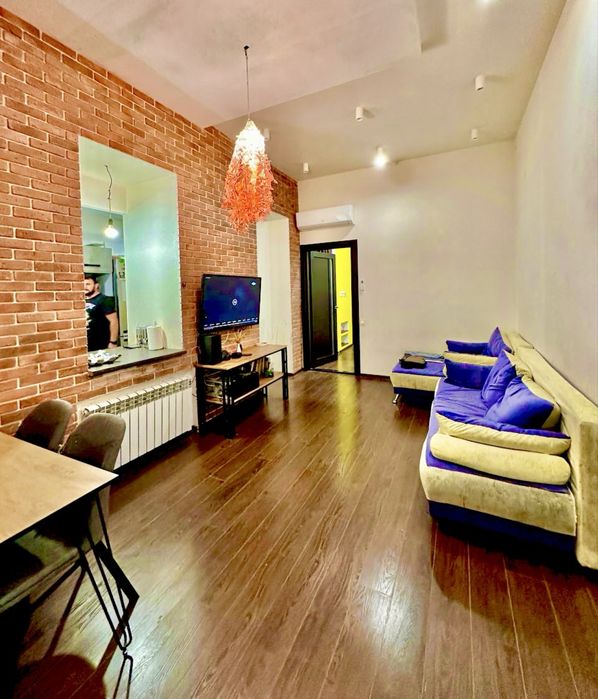 Продам 2к квартиру. Топ Место !!! Угол Артёма и Карла Маркса.