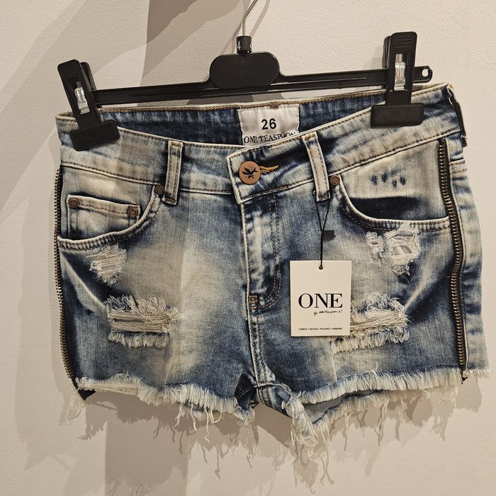 Jeansowe szorty oneteaspoon xs s 26 krótkie spodenki przetarcia damski