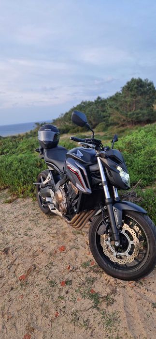 Uma honda cbf 650