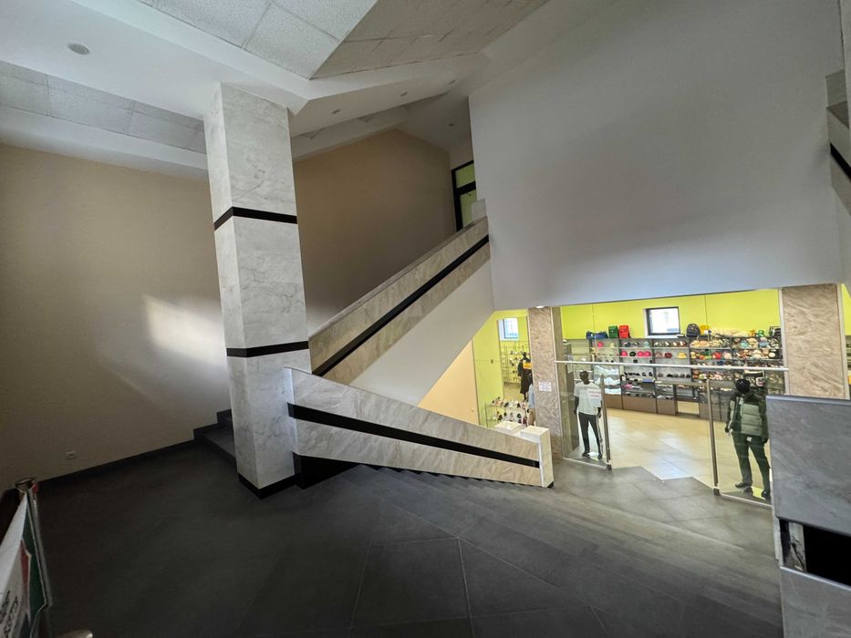 Приміщення вільного призначення в центрі по Шевченка навпроти Театру