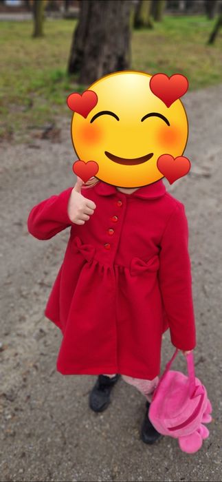 Płaszczyk płaszcz wiosenny 128cm czerwony guziki truskawka