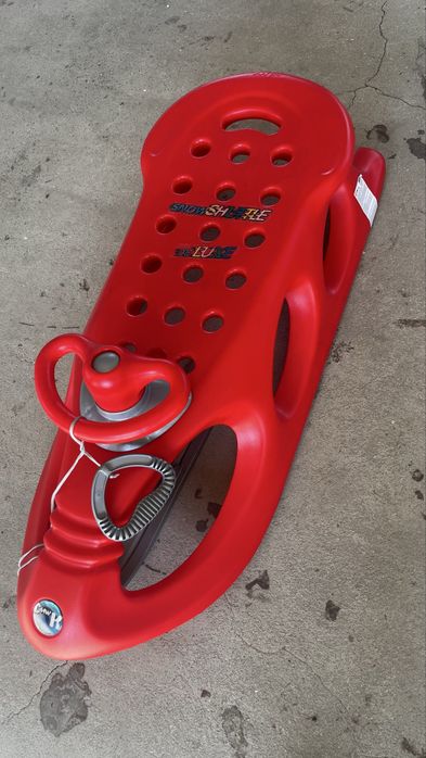 Trenó vermelho com travao