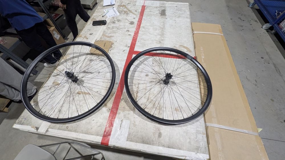 Rodas EVO . Com cepo SRAM .