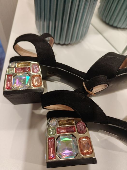 Sandały nowe kryształki 37-38