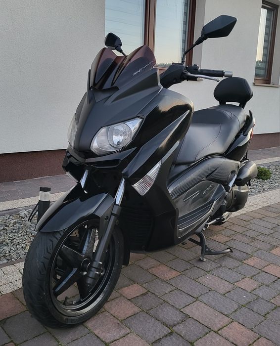 Skuter Yamaha x-max 125.