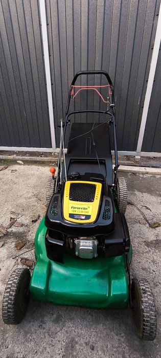 Газонокосарка самохідна 220 сс