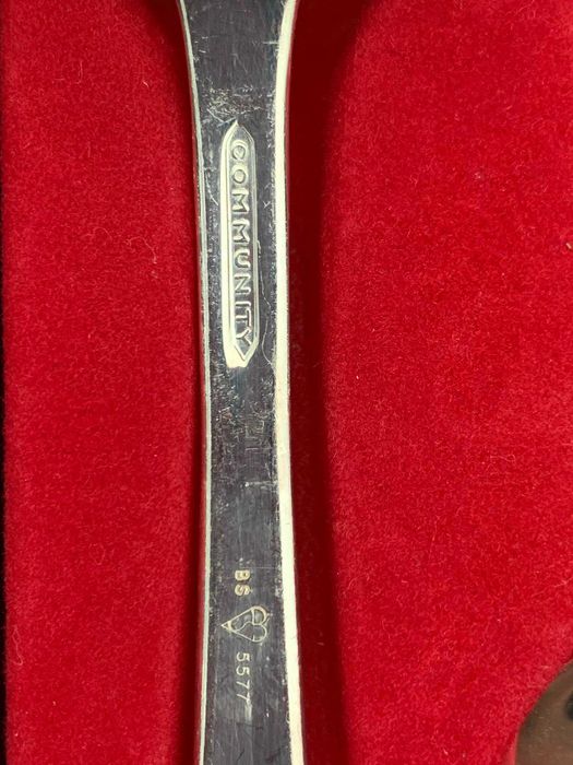 Вінтажні посріблені англійскі набори ONEIDA COMMUNITY