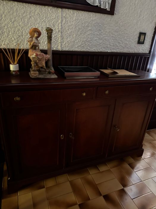 Sapateira de madeira