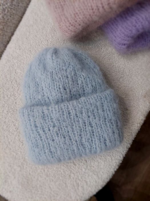 Puchata czapka alpaka merino jasny błękit wata cukrowa