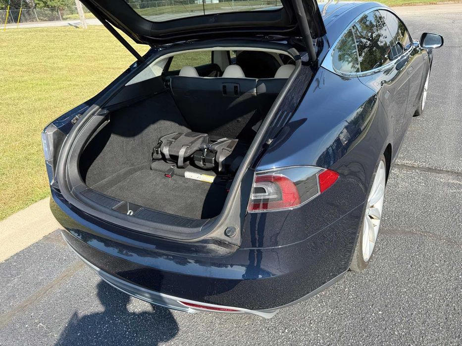 Tesla Model S Performance      2013