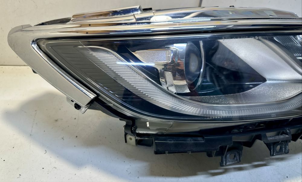 Фара правая Lincoln MKC 2015 2016 2017 2018 2019 USA xenon