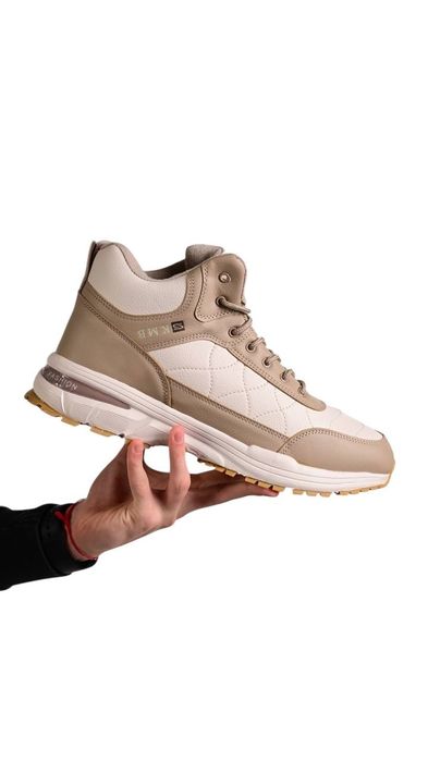 Чоловічі утеплені кросівки.