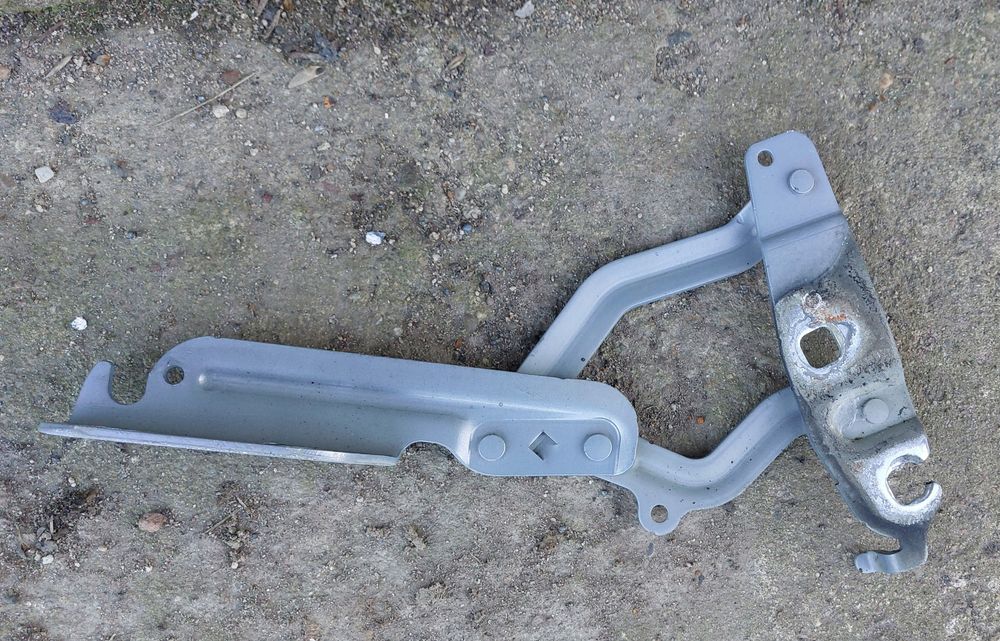 zawias maski lewy przód przedni ford fiesta mk7 8a6116801ad m79