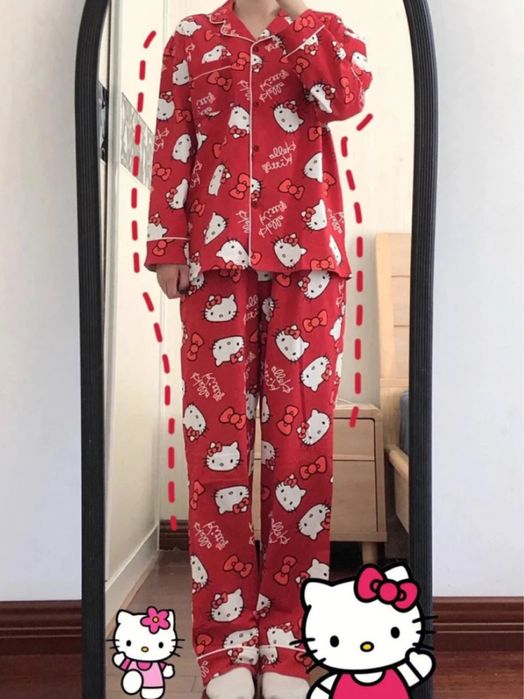 піжама з Hello Kitty