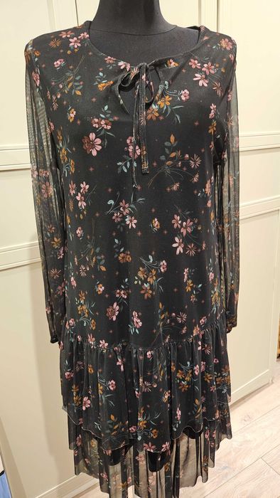 Sukienka czarna w różyczki r. M/L