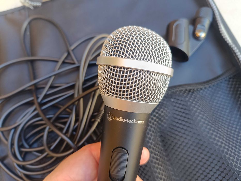 Microphone da marca Adio Tecnica , como Novo, usado uma vez para uma festa de aniversário.
