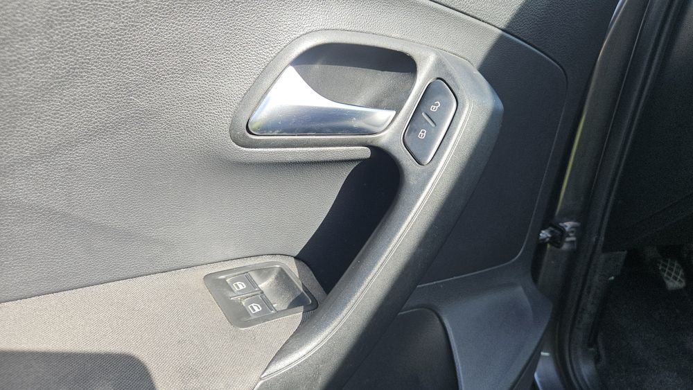 Volkswagen Polo 2010, 1,2 бензин