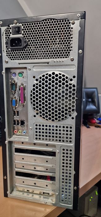 Komputer C2D E7500 2GB DDR WinXP