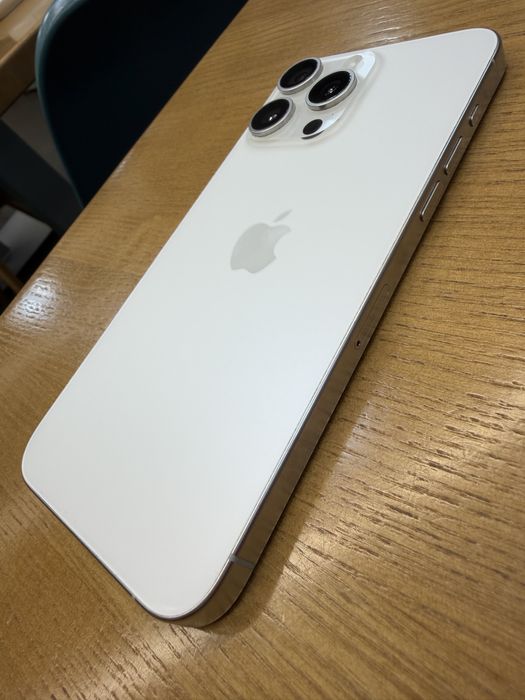 Продам iPhone 15 Pro Max 256 GB (білий)