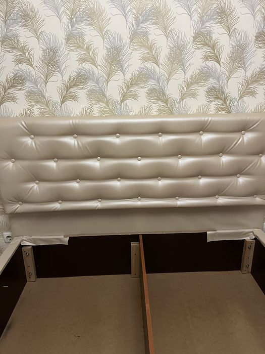 Продам двоспальне ліжко